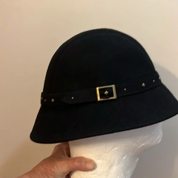 Vintage Betmar Black wool and Gold stud & buckle band Cloche Hat ex guc - Picture 8 of 11